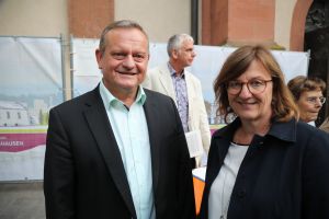 Landtagsabgeordneter Manfred Ländner und Bezirksrätin Rosa Behon.