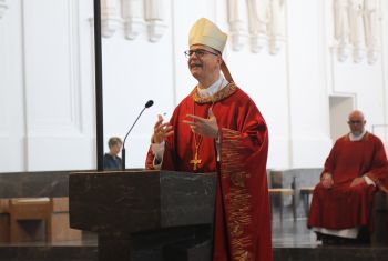 "Die Frankenapostel zeigen uns, was es bedeutet, neu zu beginnen", sagte Bischof Dr. Franz Jung in seiner Predigt.
