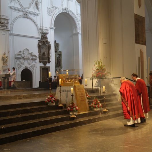 Domkapitular Albin Krämer führte den Kiliani-Gottesdienst für die Region Würzburg am Donnerstagmorgen, 07. Juli. 70 Fußwallfahrer aus Main-Spessart nahmen an der Messe teil.