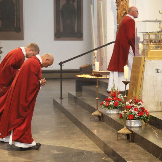 Generalvikar Dr. Jürgen Vorndran feierte in Vertretung des erkrankten Bischofs Dr. Franz Jung am Donnerstag, 7. Juli, einen Kiliani-Gottesdienst mit rund 200 Frauen und Männern, die um einen geliebten Menschen trauern.