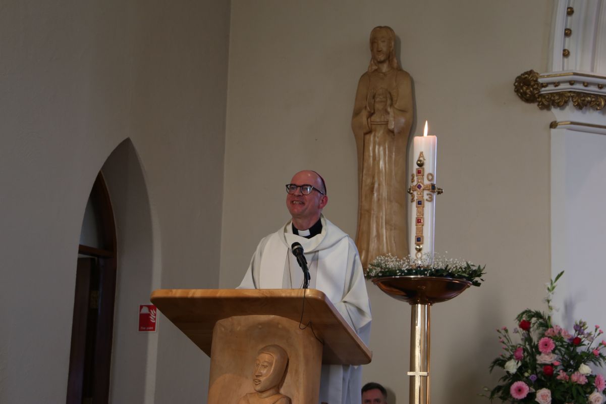 Bischof Franz besucht Irland: Messfeier in der Kilianskirche von Mullagh.