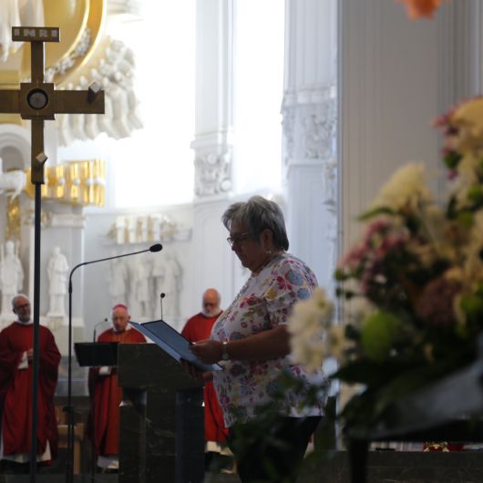 Weihbischof Ulrich Boom hat am Donnerstagvormittag, 29. Juni, einen Pontifikalgottesdienst für Ehejubilare im Würzburger Kiliansdom zelebriert.