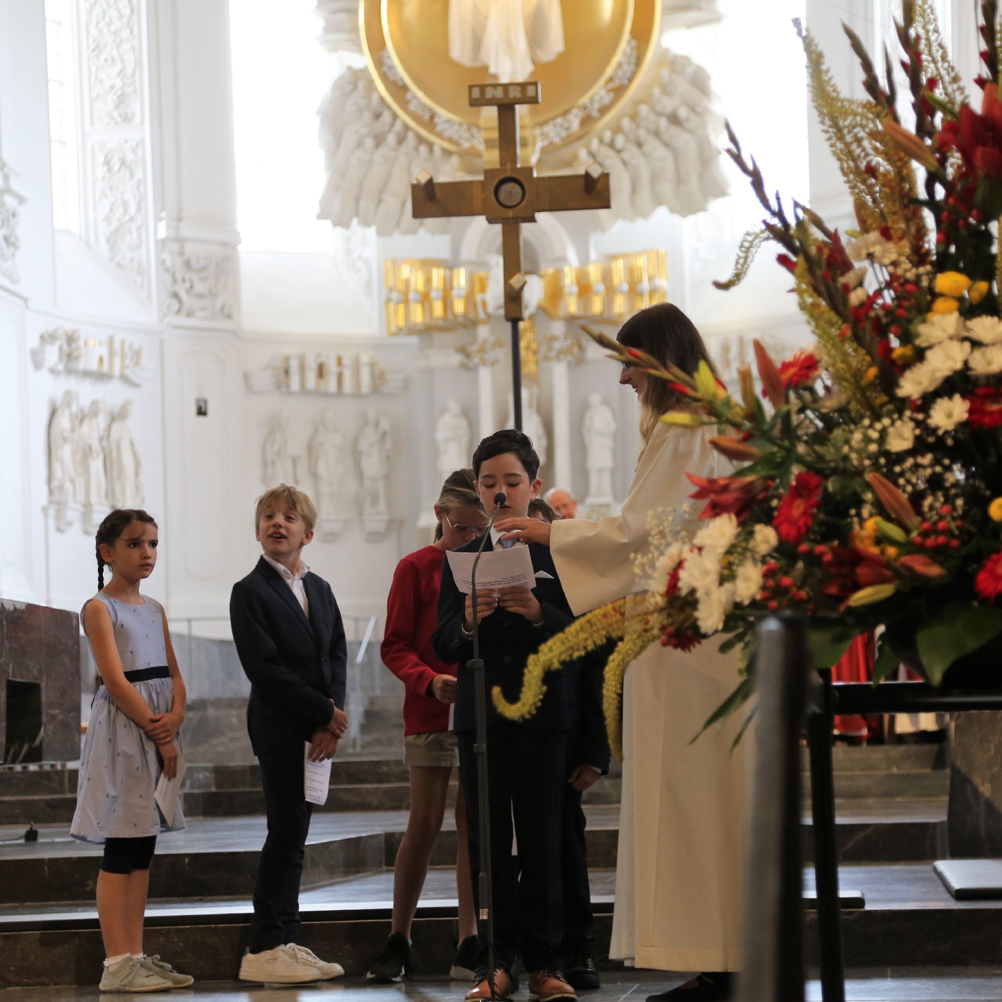 Weihbischof Ulrich Boom hat am Montagvormittag, 3. Juli, einen Gottesdienst für Kommunionkinder gefeiert.