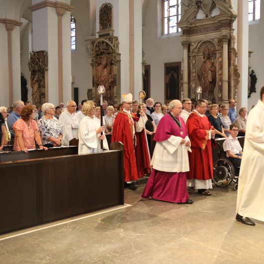 Bischof Dr. Franz Jung hat am Dienstagabend, 4. Juli, eine Kiliansvigil für Ehrenamtliche gefeiert, die in den liturgischen Diensten tätig sind.
