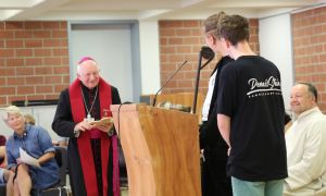 Weihbischof Ulrich Boom hat am Mittwochvormittag, 5. Juli, einen Gottesdienst im Würzburger Förderzentrum für körperliche und motorische Entwicklung am Heuchelhof gefeiert. 