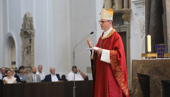 "Was ist meine Mission und warum arbeite ich bei der Kirche?" Diese Frage stellte Bischof Dr. Franz Jung in den Mittelpunkt seiner Predigt.